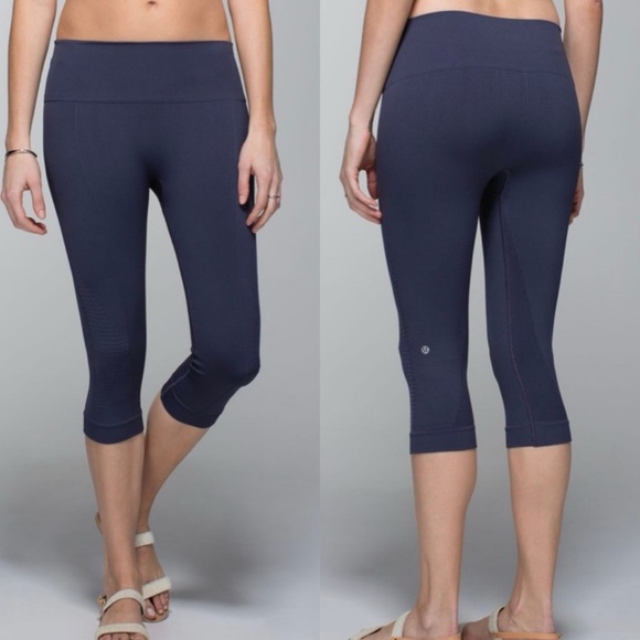 Lululemon In The Flow Crop II Cadet Blue size 4 - Picture 1 of 16